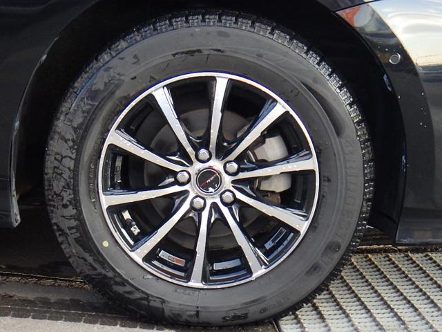 プリウス Ｓセーフティプラス　横滑り防止装置　エアバッグ　フルタイム４ＷＤ　ＡＢＳ　キーレスエントリー　オートハイビーム　オートエアコン　クルコン　盗難防止装置　スマ－トキ－　パワーステアリング　オートライト　パークアシスト（14枚目）