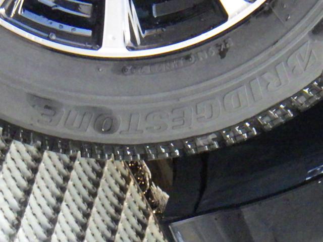 プリウス Ｓセーフティプラス　横滑り防止装置　エアバッグ　フルタイム４ＷＤ　ＡＢＳ　キーレスエントリー　オートハイビーム　オートエアコン　クルコン　盗難防止装置　スマ－トキ－　パワーステアリング　オートライト　パークアシスト（15枚目）