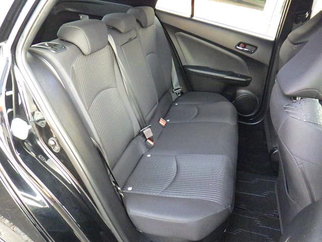 プリウス Ｓセーフティプラス　横滑り防止装置　エアバッグ　フルタイム４ＷＤ　ＡＢＳ　キーレスエントリー　オートハイビーム　オートエアコン　クルコン　盗難防止装置　スマ－トキ－　パワーステアリング　オートライト　パークアシスト（28枚目）