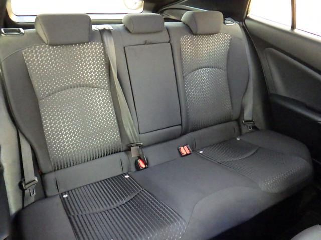 プリウス Ｓセーフティプラス　横滑り防止装置　エアバッグ　フルタイム４ＷＤ　ＡＢＳ　キーレスエントリー　オートハイビーム　オートエアコン　クルコン　盗難防止装置　スマ－トキ－　パワーステアリング　オートライト　パークアシスト（29枚目）