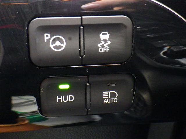 プリウス Ｓセーフティプラス　横滑り防止装置　エアバッグ　フルタイム４ＷＤ　ＡＢＳ　キーレスエントリー　オートハイビーム　オートエアコン　クルコン　盗難防止装置　スマ－トキ－　パワーステアリング　オートライト　パークアシスト（43枚目）