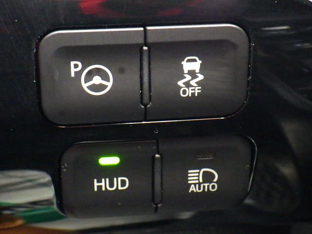 プリウス Ｓセーフティプラス　横滑り防止装置　エアバッグ　フルタイム４ＷＤ　ＡＢＳ　キーレスエントリー　オートハイビーム　オートエアコン　クルコン　盗難防止装置　スマ－トキ－　パワーステアリング　オートライト　パークアシスト（45枚目）