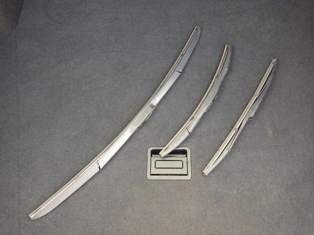 プリウス Ｓセーフティプラス　横滑り防止装置　エアバッグ　フルタイム４ＷＤ　ＡＢＳ　キーレスエントリー　オートハイビーム　オートエアコン　クルコン　盗難防止装置　スマ－トキ－　パワーステアリング　オートライト　パークアシスト（50枚目）