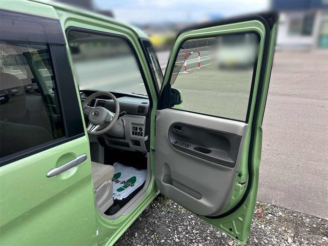 タント Ｘ　４ＷＤ　ＥＴＣ　両側スライド・片側電動　スマートキー　アイドリングストップ　電動格納ミラー　ベンチシート　ＣＶＴ　盗難防止システム　ＡＢＳ　ＣＤ　衝突安全ボディ　エアコン　パワーステアリング（14枚目）