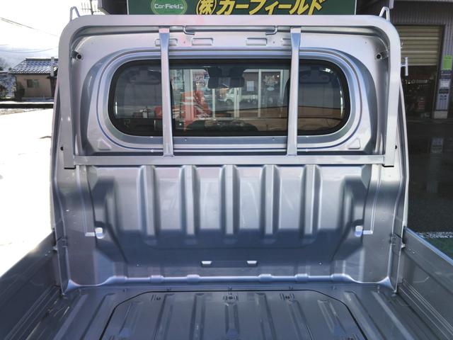 スタンダード 4WD CVT スマートアシスト AM/FMラジオ エアコン パワーステアリング 用品マット・バイザー・ナンバーフレーム・荷台マット・ゲートプロテクター・テールゲートチェーン付(30枚目)