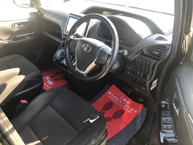 エスクァイア Ｘｉ　４ＷＤ　地デジＴＶ・ナビ　Ｂカメラ　１２．１後席モニター　トヨタセーフティセンス　クルーズコントロール　左パワースライドドア　オートライト　ＥＴＣ車載器（4枚目）