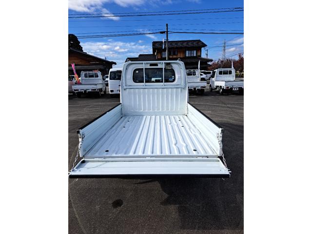 ミニキャブトラック ＶＸ－ＳＥ　４ＷＤ　エアコン・パワステ付き（7枚目）