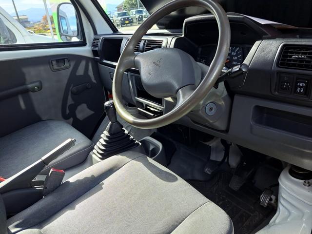 ミニキャブトラック ＶＸ－ＳＥ　４ＷＤ　エアコン・パワステ付き（8枚目）