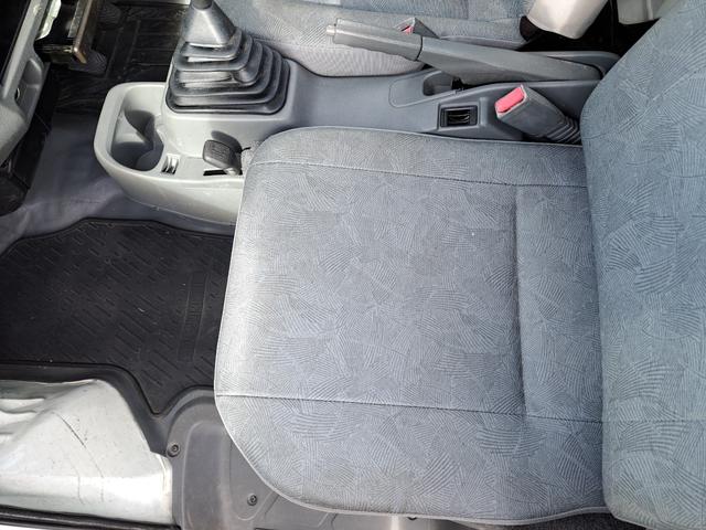 ミニキャブトラック ＶＸ－ＳＥ　４ＷＤ　エアコン・パワステ付き（14枚目）