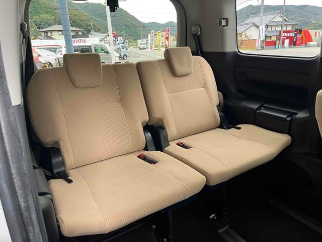 ノア ハイブリッドＸ　純正９型ナビ　ドライブレコーダー　ＥＴＣ　バックカメラ　ナビ　両側スライド・片側電動　オートライト　ＬＥＤヘッドランプ　スマートキー　３列シート　ＣＶＴ　アルミホイール　盗難防止システム（13枚目）