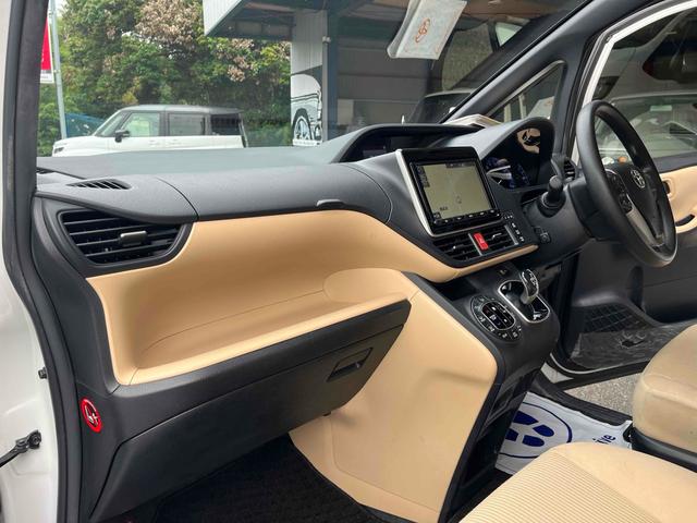 ノア ハイブリッドＸ　純正９型ナビ　ドライブレコーダー　ＥＴＣ　バックカメラ　ナビ　両側スライド・片側電動　オートライト　ＬＥＤヘッドランプ　スマートキー　３列シート　ＣＶＴ　アルミホイール　盗難防止システム（34枚目）