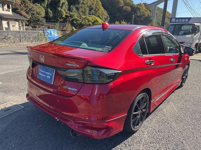 グレイス ハイブリッドEX LED ETC シートヒーター 合皮シート Bluetooth バックカメラ フォグランプ ナビ 無限フルエアロ オートクルーズ 安全ブレーキ オールシーズンタイヤ アルミホイール 前後ソナー(8枚目)