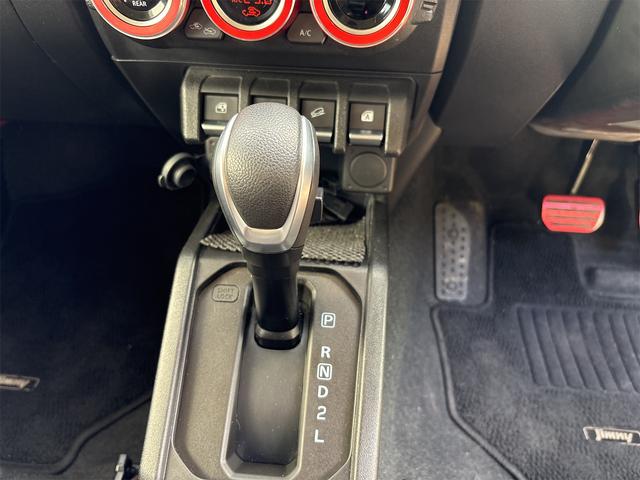 ジムニー ＸＣ　４ＡＴ　４ＷＤ　ナビ　ＥＴＣ　バックカメラ　フルセグ　Ｂｌｕｅｔｏｏｔｈ　前後ドラレコ　アルミホイール　２トーンルーフ　ＬＥＤ　禁煙車　ワンオーナー　シートカバー　フォグランプ　スマートキー（11枚目）