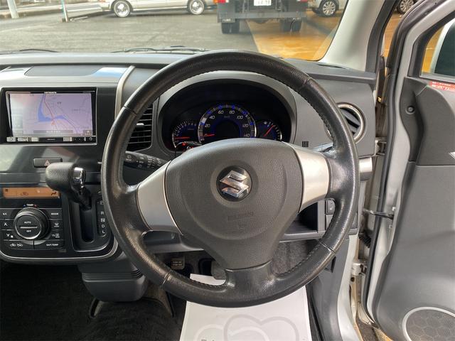 ワゴンＲスティングレー Ｘ　４ＷＤ　ナビ　ＨＩＤ　スマートキー　電動格納ミラー　シートヒーター　ベンチシート　ＣＶＴ　盗難防止システム　ＡＢＳ　ＣＤ　Ｂｌｕｅｔｏｏｔｈ　アルミホイール　衝突安全ボディ　エアコン（3枚目）