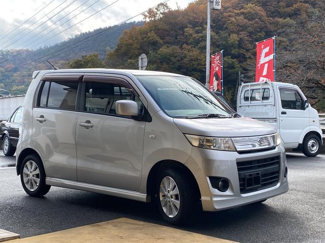 ワゴンＲスティングレー Ｘ　４ＷＤ　ナビ　ＨＩＤ　スマートキー　電動格納ミラー　シートヒーター　ベンチシート　ＣＶＴ　盗難防止システム　ＡＢＳ　ＣＤ　Ｂｌｕｅｔｏｏｔｈ　アルミホイール　衝突安全ボディ　エアコン（12枚目）