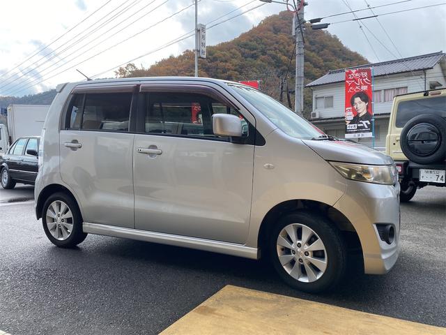 ワゴンＲスティングレー Ｘ　４ＷＤ　ナビ　ＨＩＤ　スマートキー　電動格納ミラー　シートヒーター　ベンチシート　ＣＶＴ　盗難防止システム　ＡＢＳ　ＣＤ　Ｂｌｕｅｔｏｏｔｈ　アルミホイール　衝突安全ボディ　エアコン（13枚目）