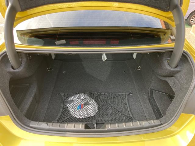 M4クーペ カーボンエアロ 白革シート メモリー付きパワーシート アーキュレー4本出マフラー SPIRIT車高調 カーボンルーフ カーボンインテリア ナビ TV ドラレコ(23枚目)