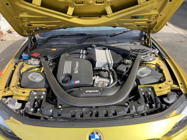 M4クーペ カーボンエアロ 白革シート メモリー付きパワーシート アーキュレー4本出マフラー SPIRIT車高調 カーボンルーフ カーボンインテリア ナビ TV ドラレコ(55枚目)