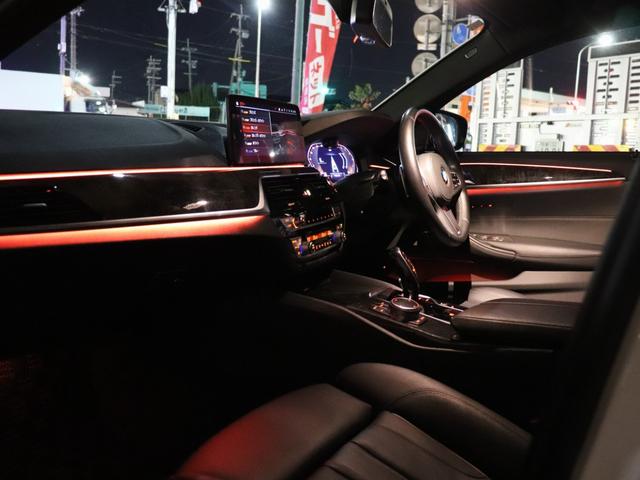 ５シリーズ ５４０ｉ　ｘＤｒｉｖｅ　Ｍスポーツ　ＬＣＩモデル　Ｂ５８Ｂ３０Ｃ直列６気筒ターボ　３４０馬力　ｘ－Ｄｒｉｖｅ　　アダプティブダンパー　Ｍスポーツブレーキ　サンルーフ　黒革　ＨＵＤ　ハーマンカードンサラウンド　第三者機関検査済み（19枚目）