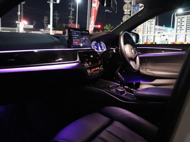 ５シリーズ ５４０ｉ　ｘＤｒｉｖｅ　Ｍスポーツ　ＬＣＩモデル　Ｂ５８Ｂ３０Ｃ直列６気筒ターボ　３４０馬力　ｘ－Ｄｒｉｖｅ　　アダプティブダンパー　Ｍスポーツブレーキ　サンルーフ　黒革　ＨＵＤ　ハーマンカードンサラウンド　第三者機関検査済み（21枚目）