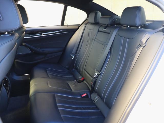５シリーズ ５４０ｉ　ｘＤｒｉｖｅ　Ｍスポーツ　ＬＣＩモデル　Ｂ５８Ｂ３０Ｃ直列６気筒ターボ　３４０馬力　ｘ－Ｄｒｉｖｅ　　アダプティブダンパー　Ｍスポーツブレーキ　サンルーフ　黒革　ＨＵＤ　ハーマンカードンサラウンド　第三者機関検査済み（23枚目）