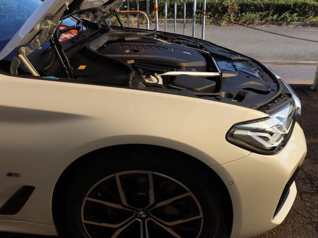 ５シリーズ ５４０ｉ　ｘＤｒｉｖｅ　Ｍスポーツ　ＬＣＩモデル　Ｂ５８Ｂ３０Ｃ直列６気筒ターボ　３４０馬力　ｘ－Ｄｒｉｖｅ　　アダプティブダンパー　Ｍスポーツブレーキ　サンルーフ　黒革　ＨＵＤ　ハーマンカードンサラウンド　第三者機関検査済み（49枚目）