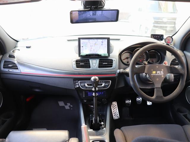 メガーヌ ルノー スポール 273トロフィー2 ZERO POINT ONEカスタムシフター RECAROフルバケット(運転席) HKSエアクリ 純正アクラポビッチマフラー スタッドボルト化ハブ RSパフォーマンスステアリング(5枚目)
