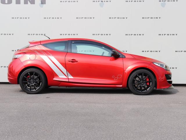 メガーヌ ルノー スポール 273トロフィー2 ZERO POINT ONEカスタムシフター RECAROフルバケット(運転席) HKSエアクリ 純正アクラポビッチマフラー スタッドボルト化ハブ RSパフォーマンスステアリング(7枚目)