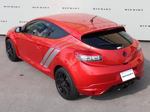 メガーヌ ルノー スポール 273トロフィー2 ZERO POINT ONEカスタムシフター RECAROフルバケット(運転席) HKSエアクリ 純正アクラポビッチマフラー スタッドボルト化ハブ RSパフォーマンスステアリング(11枚目)