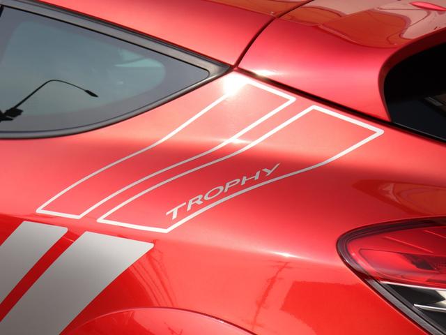 メガーヌ ルノー スポール 273トロフィー2 ZERO POINT ONEカスタムシフター RECAROフルバケット(運転席) HKSエアクリ 純正アクラポビッチマフラー スタッドボルト化ハブ RSパフォーマンスステアリング(15枚目)