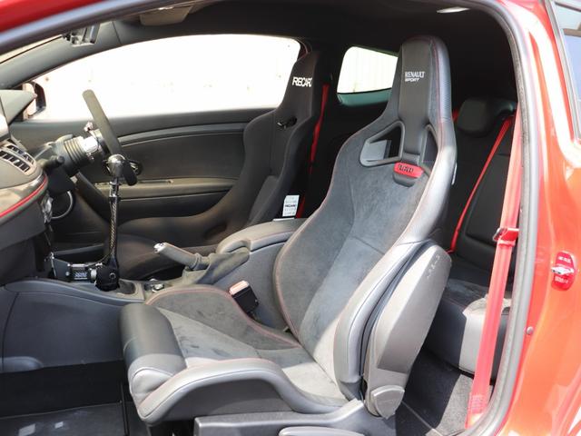 メガーヌ ルノー スポール 273トロフィー2 ZERO POINT ONEカスタムシフター RECAROフルバケット(運転席) HKSエアクリ 純正アクラポビッチマフラー スタッドボルト化ハブ RSパフォーマンスステアリング(23枚目)