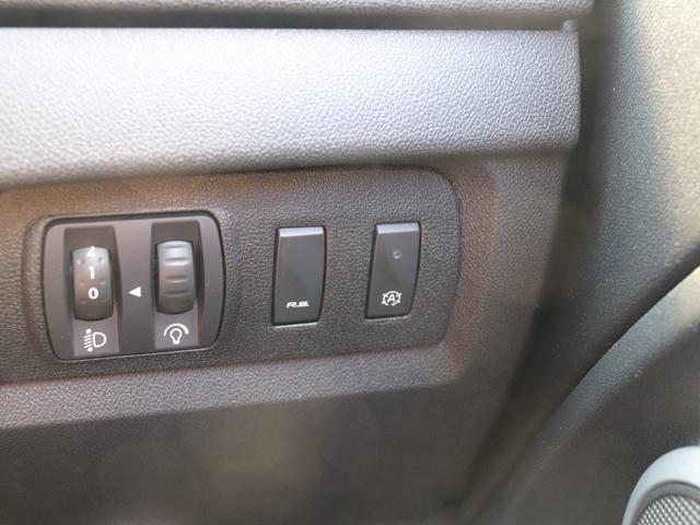 メガーヌ ルノー スポール 273トロフィー2 ZERO POINT ONEカスタムシフター RECAROフルバケット(運転席) HKSエアクリ 純正アクラポビッチマフラー スタッドボルト化ハブ RSパフォーマンスステアリング(30枚目)