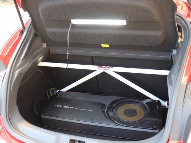 メガーヌ ルノー スポール 273トロフィー2 ZERO POINT ONEカスタムシフター RECAROフルバケット(運転席) HKSエアクリ 純正アクラポビッチマフラー スタッドボルト化ハブ RSパフォーマンスステアリング(38枚目)