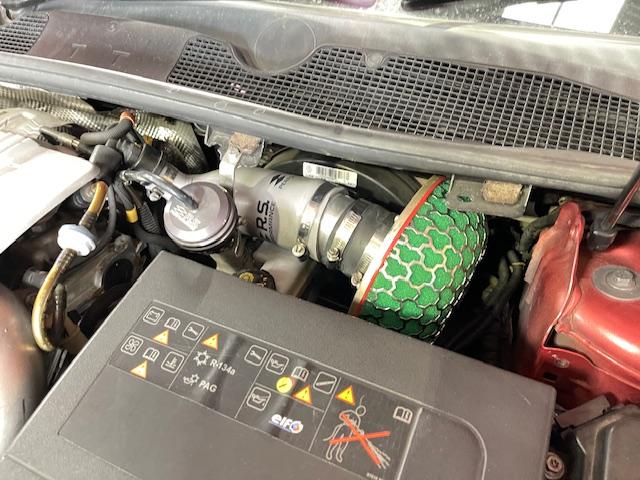 メガーヌ ルノー スポール 273トロフィー2 ZERO POINT ONEカスタムシフター RECAROフルバケット(運転席) HKSエアクリ 純正アクラポビッチマフラー スタッドボルト化ハブ RSパフォーマンスステアリング(41枚目)