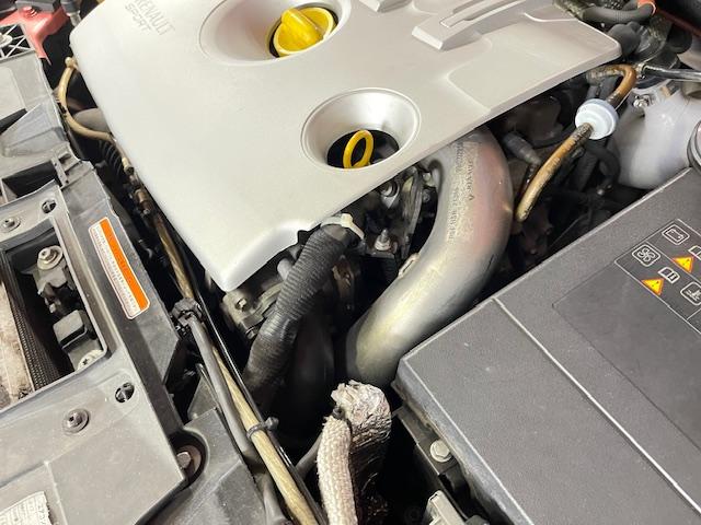 メガーヌ ルノー スポール 273トロフィー2 ZERO POINT ONEカスタムシフター RECAROフルバケット(運転席) HKSエアクリ 純正アクラポビッチマフラー スタッドボルト化ハブ RSパフォーマンスステアリング(42枚目)