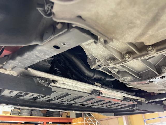 メガーヌ ルノー スポール 273トロフィー2 ZERO POINT ONEカスタムシフター RECAROフルバケット(運転席) HKSエアクリ 純正アクラポビッチマフラー スタッドボルト化ハブ RSパフォーマンスステアリング(51枚目)