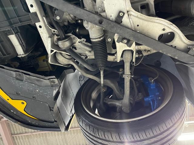 Ｚ４ ｓＤｒｉｖｅ２３ｉ　デザインピュアインパルス　専用色アタカマイエロー　ＷＯＲＫ１９インチＡＷ　ブレンボブレーキ　ビルシュタイン車高調　３Ｄデザインマフラー　Ｍスポーツエアロ　第三者機関検査済み（51枚目）