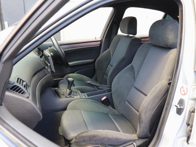 ３シリーズ ３１８ｉ　Ｍスポーツパッケージ　５速マニュアル　Ｎ４２Ｂ２０Ａ２リッター自然吸気ＥＧ　Ｍスポーツｐｋｇ　キセノンヘッドライト　アルパインディスプレイオーディオ　バックカメラ　第三者機関検査済み　整備点検記録簿あり（18枚目）