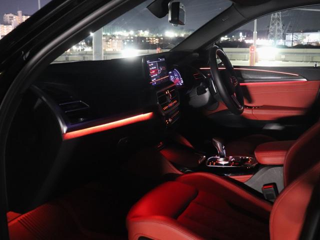 X4 M コンペティション S58B30Aツインターボ LCIモデル カーボンパッケージ サキールオレンジメリノレザー グロスレッドブレーキキャリパー Vスポーク765Mアルミ(グロスブラックペイント) 第三者機関検査済み(18枚目)