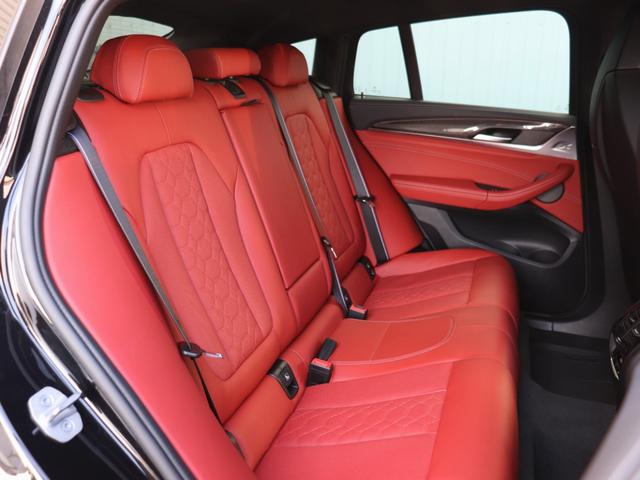 X4 M コンペティション S58B30Aツインターボ LCIモデル カーボンパッケージ サキールオレンジメリノレザー グロスレッドブレーキキャリパー Vスポーク765Mアルミ(グロスブラックペイント) 第三者機関検査済み(24枚目)