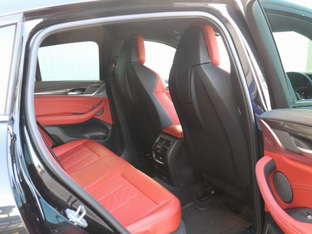 X4 M コンペティション S58B30Aツインターボ LCIモデル カーボンパッケージ サキールオレンジメリノレザー グロスレッドブレーキキャリパー Vスポーク765Mアルミ(グロスブラックペイント) 第三者機関検査済み(25枚目)