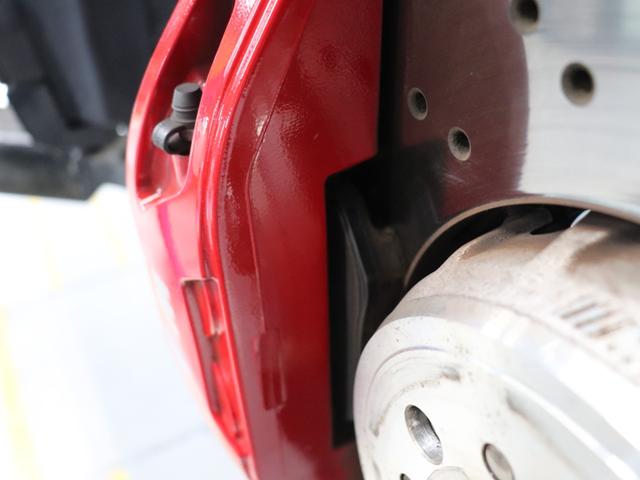 X4 M コンペティション S58B30Aツインターボ LCIモデル カーボンパッケージ サキールオレンジメリノレザー グロスレッドブレーキキャリパー Vスポーク765Mアルミ(グロスブラックペイント) 第三者機関検査済み(57枚目)