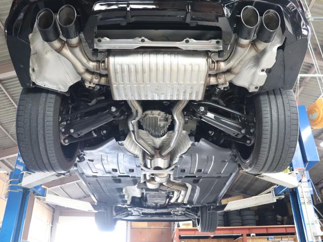 X4 M コンペティション S58B30Aツインターボ LCIモデル カーボンパッケージ サキールオレンジメリノレザー グロスレッドブレーキキャリパー Vスポーク765Mアルミ(グロスブラックペイント) 第三者機関検査済み(66枚目)