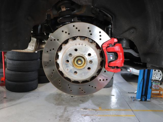 X4 M コンペティション S58B30Aツインターボ LCIモデル カーボンパッケージ サキールオレンジメリノレザー グロスレッドブレーキキャリパー Vスポーク765Mアルミ(グロスブラックペイント) 第三者機関検査済み(69枚目)