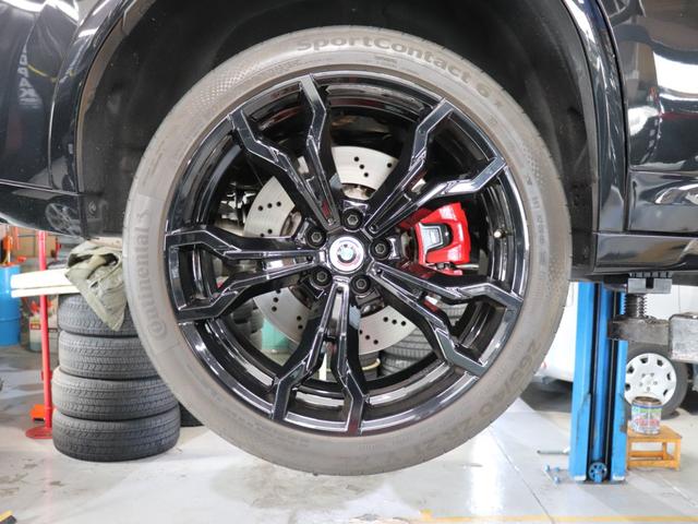 X4 M コンペティション S58B30Aツインターボ LCIモデル カーボンパッケージ サキールオレンジメリノレザー グロスレッドブレーキキャリパー Vスポーク765Mアルミ(グロスブラックペイント) 第三者機関検査済み(79枚目)