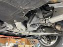 エンジン下部、ロアブレースの画像です。地面に接触した痕跡もなく正常な状態です