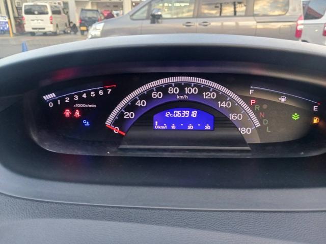 フリード Ｇ　ジャストセレクション　ナビ・ＴＶ・バックカメラ・Ｂｌｕｅｔｏｏｔｈ・ＥＴＶ・左側電動スライドドア・キーレス・走行６３０００キロ（4枚目）