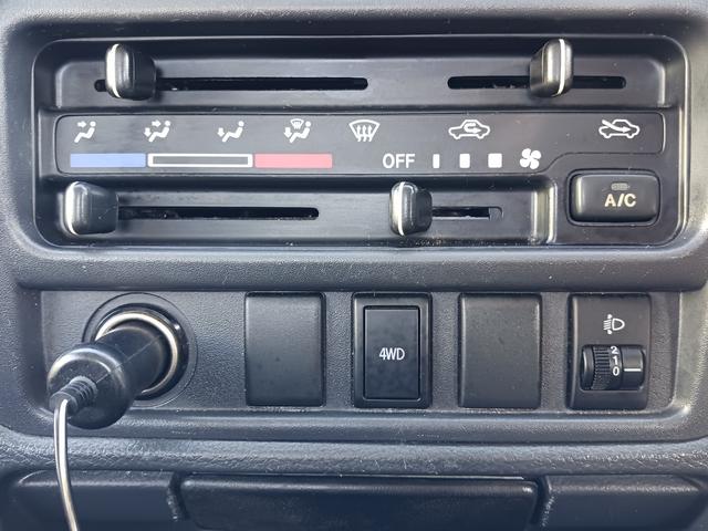 キャリイトラック ＫＣスペシャル　ワンオーナー・走行３７０００キロ・６ヶ月保証付・ラジオ・ＥＴＣ・ドラレコ・整備記録簿付・下取車・５速オートマ（6枚目）