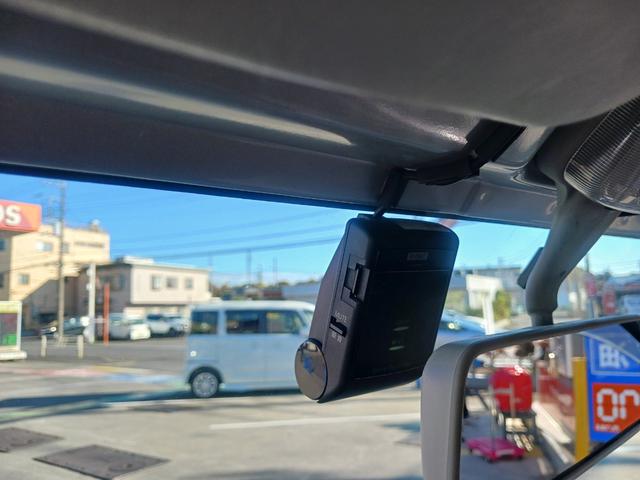 キャリイトラック ＫＣスペシャル　ワンオーナー・走行３７０００キロ・６ヶ月保証付・ラジオ・ＥＴＣ・ドラレコ・整備記録簿付・下取車・５速オートマ（9枚目）