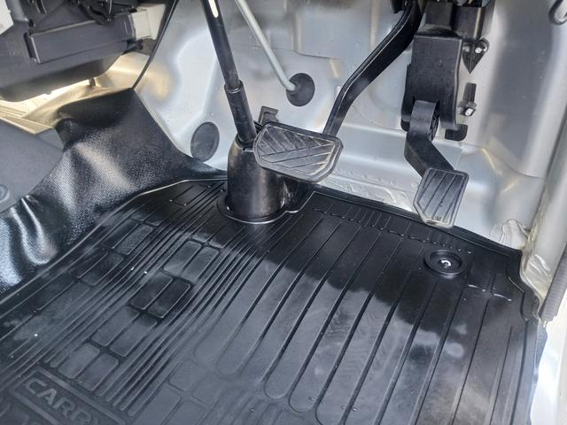 キャリイトラック ＫＣスペシャル　ワンオーナー・走行３７０００キロ・６ヶ月保証付・ラジオ・ＥＴＣ・ドラレコ・整備記録簿付・下取車・５速オートマ（12枚目）